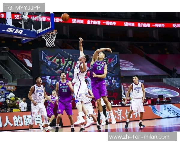 CBA联赛第二阶段新疆队与山东队激战正酣精彩对决引发球迷热议